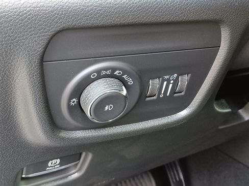 New 2026 Jeep Grand Cherokee L Limited AWD/4WD image 10