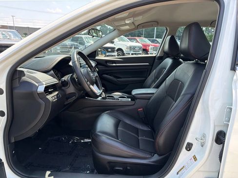 Used 2024 Nissan Altima 2.5 SR AWD/4WD image 11