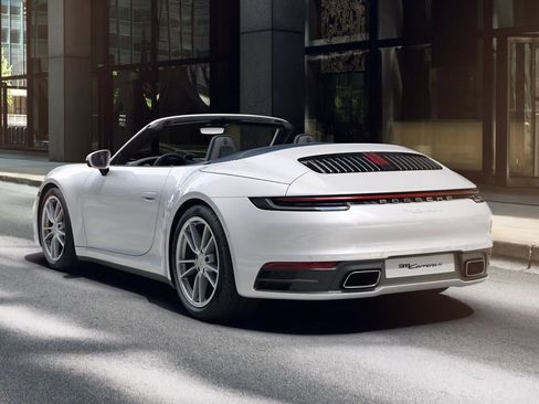 Used 2022 Porsche 911 Carrera 4 image 3