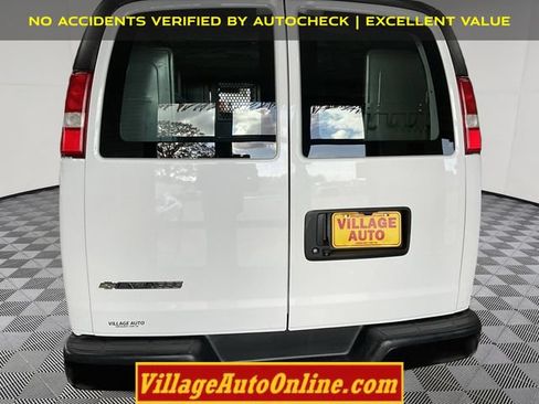 Used 2019 Chevrolet Express 2500 w/ Driver Convenience Package RWD image 3