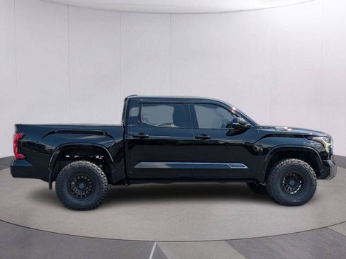 Used 2025 Toyota Tundra Platinum AWD/4WD image 5