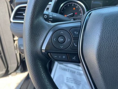 Used 2018 Toyota Camry LE w/ Convenience Package image 16