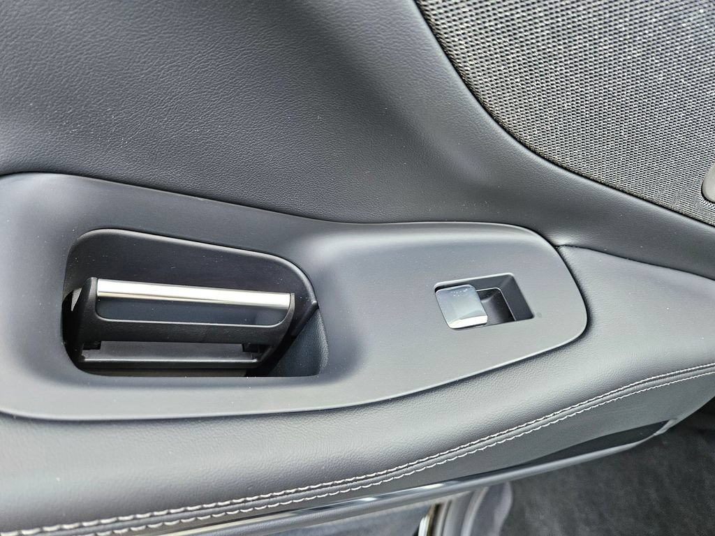 New 2027 Lincoln Navigator Reserve AWD/4WD image 18