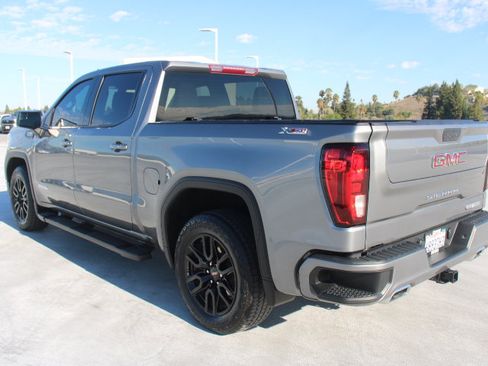 Used 2021 GMC Sierra 1500 Elevation w/ X31 Off-Road Package AWD/4WD image 6