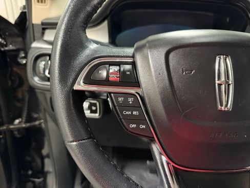 Used 2023 Lincoln Nautilus AWD w/ Premium Package image 18