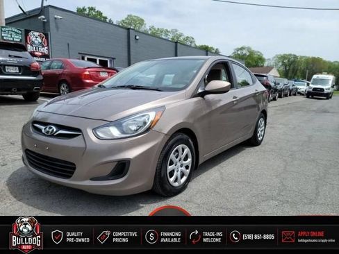 Used 2012 Hyundai Accent GLS FWD image 1