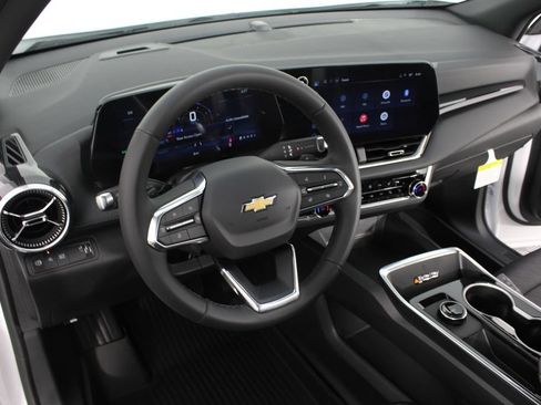 New 2027 Chevrolet Equinox LT w/ Convenience Package II FWD image 8
