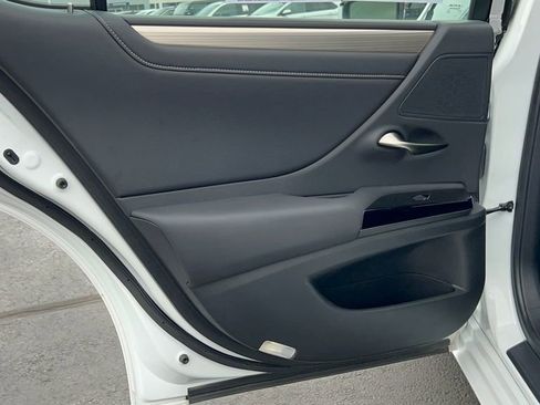 Used 2023 Lexus ES 350 F Sport w/ Accessory Package (Z2) FWD image 33