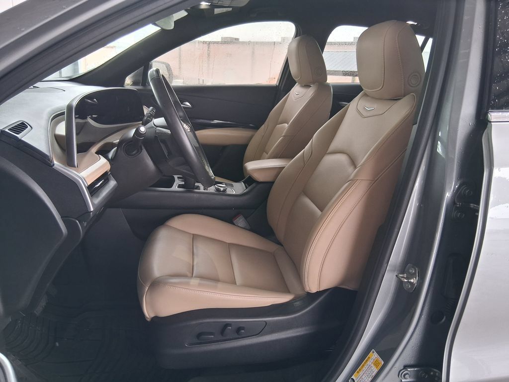Certified 2024 Cadillac XT4 Luxury FWD image 18