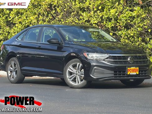 Used 2024 Volkswagen Jetta SE FWD image 1