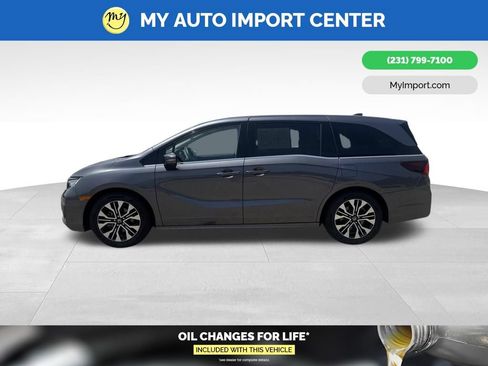 Used 2025 Honda Odyssey Elite image 4