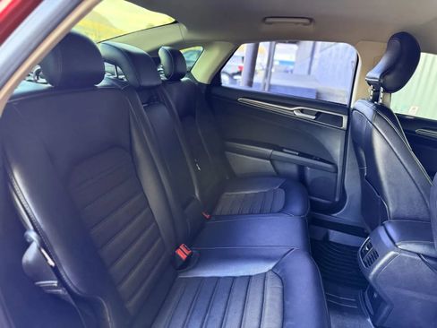 Used 2017 Ford Fusion SE w/ Equipment Group 201A image 18