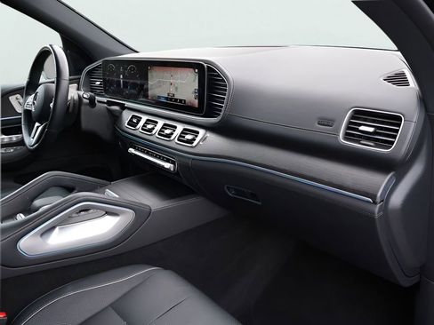 Certified 2023 Mercedes-Benz GLS 450 4MATIC image 11