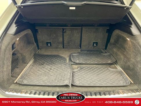 Used 2018 Bentley Bentayga AWD/4WD image 13