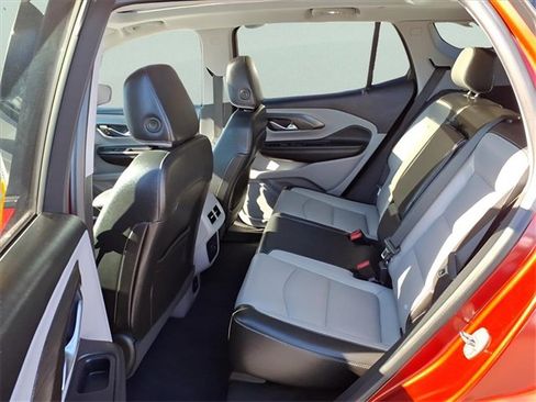 Used 2023 GMC Terrain SLT image 27