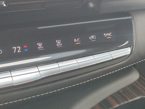 Used 2024 Cadillac Escalade Luxury w/ LPO, Floor Liner Package AWD/4WD image 29