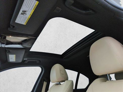 Used 2019 BMW 330i Sedan w/ Driving Assistance Package RWD image 16