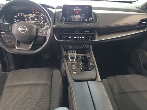 Used 2025 Nissan Rogue SV FWD image 4