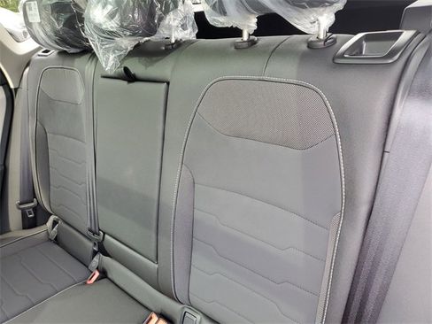 New 2025 Volkswagen Taos SE image 10