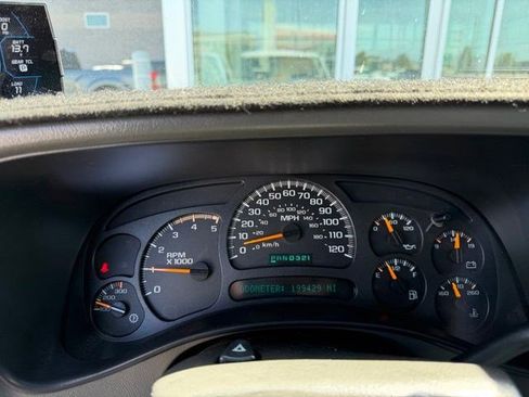 Used 2005 Chevrolet Silverado 2500 LS w/ Heavy-Duty Power Package AWD/4WD image 10