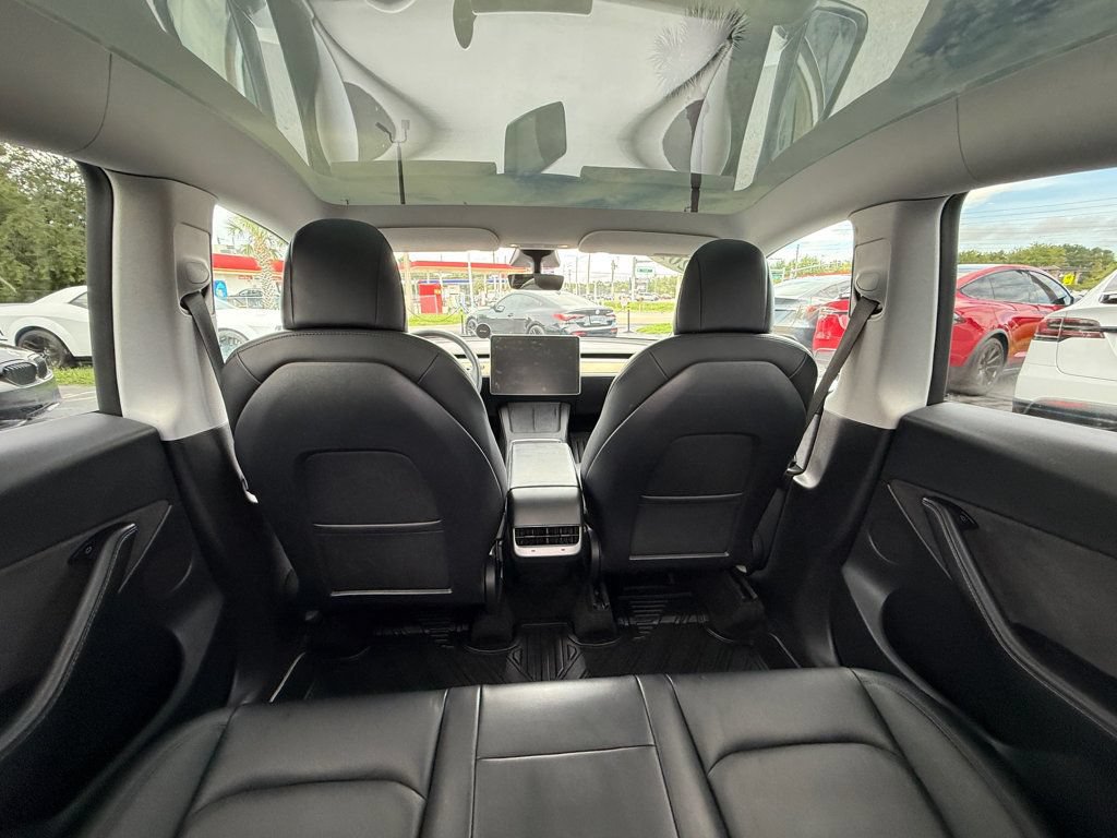 Used 2022 Tesla Model Y Performance AWD/4WD image 23