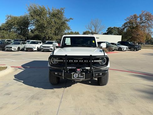 Used 2022 Ford Bronco Outer Banks image 8