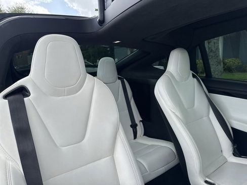 Used 2019 Tesla Model X 100D image 16