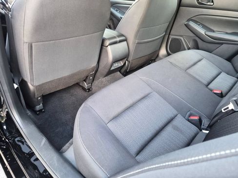 Used 2025 Nissan Altima 2.5 SV FWD image 24