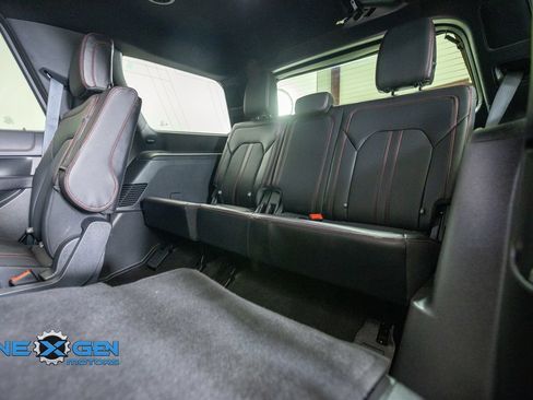 Used 2024 Ford Expedition Limited AWD/4WD image 31