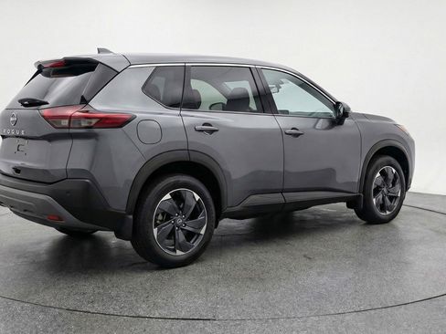 Used 2025 Nissan Rogue SV image 9
