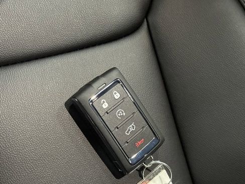 New 2025 Jeep Grand Cherokee Limited w/ Black Appearance Package image 28