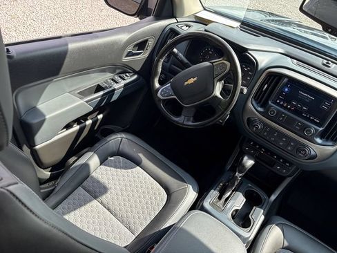 Used 2022 Chevrolet Colorado Z71 w/ Z71 Midnight Edition AWD/4WD image 19