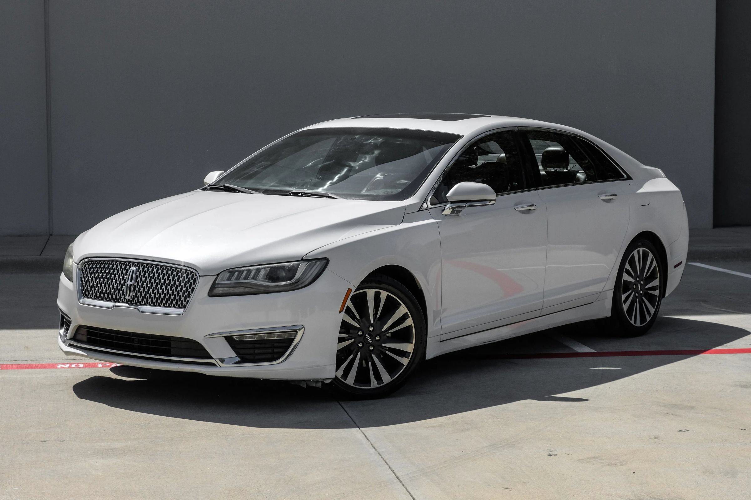 Used 2017 Lincoln MKZ Reserve FWD image 13