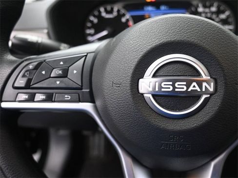 Used 2024 Nissan Altima 2.5 SV image 15