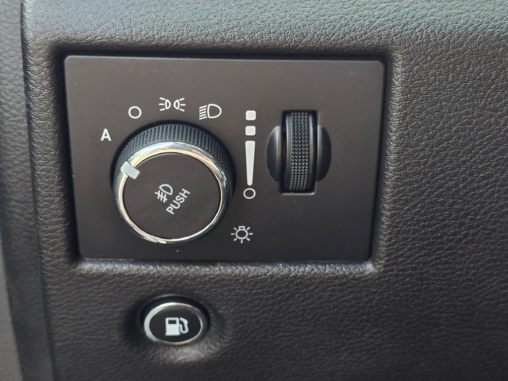Used 2018 Jeep Grand Cherokee Limited AWD/4WD image 30
