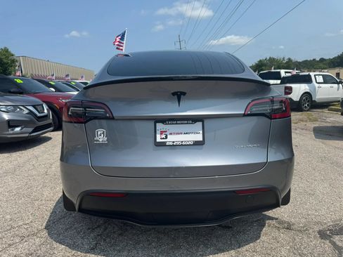 Used 2024 Tesla Model Y Long Range AWD/4WD image 5