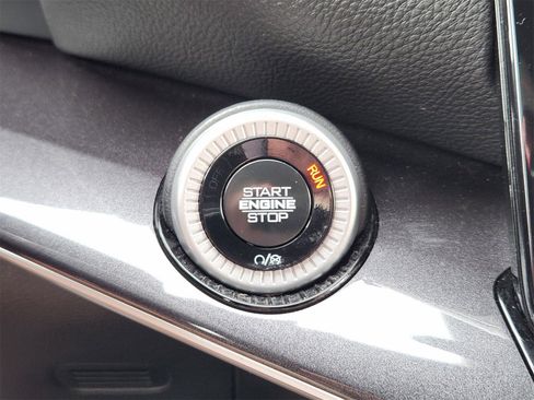 Used 2024 Jeep Wagoneer 4WD w/ Premium Group I image 24