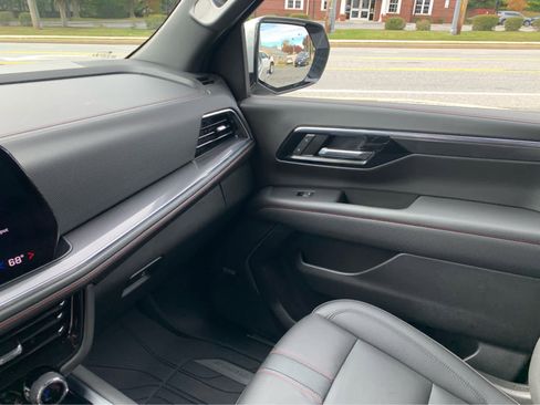 Used 2025 Chevrolet Tahoe RST image 23