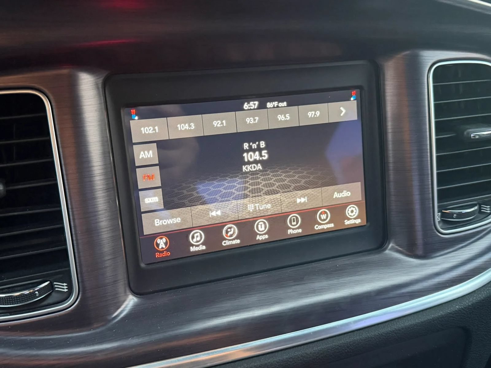 Used 2018 Dodge Charger SXT RWD image 27