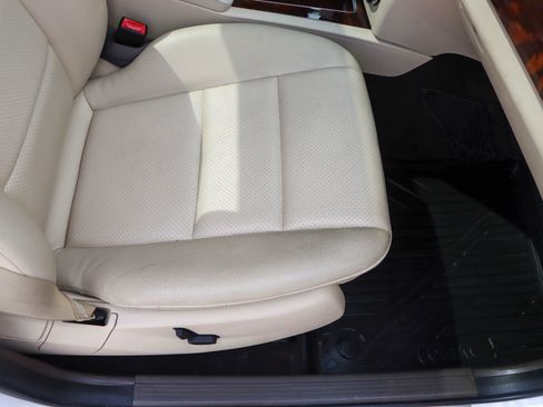 Used 2013 Mercedes-Benz GLK 350 2WD image 22