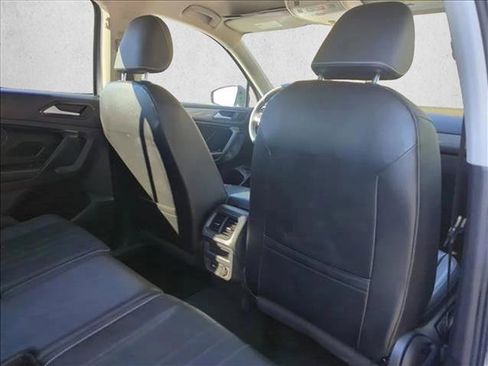 Used 2022 Volkswagen Tiguan SE AWD/4WD image 23