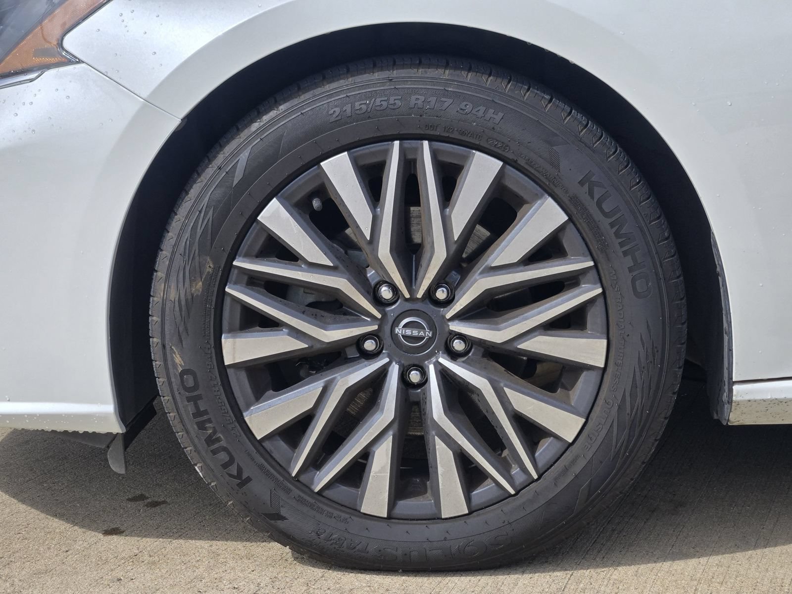 Used 2023 Nissan Altima 2.5 SV FWD image 11