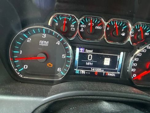 Used 2017 GMC Yukon XL SLT w/ Open Road Package RWD image 8