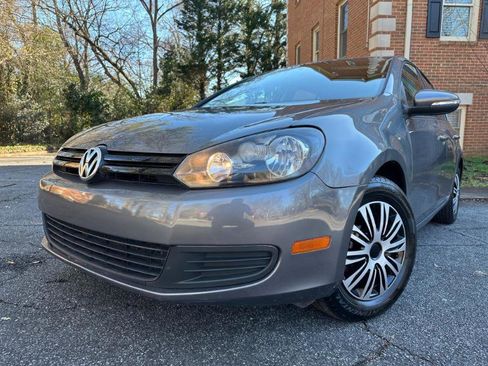 Used 2011 Volkswagen Golf 4-Door image 2