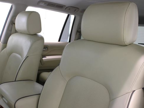 Used 2019 INFINITI QX80 Luxe w/ All-Season Package image 34