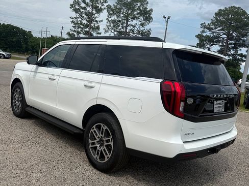 New 2026 Ford Expedition Active RWD image 6