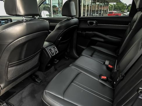Used 2024 Kia Sorento S w/ Panoramic Sunroof Package AWD/4WD image 17