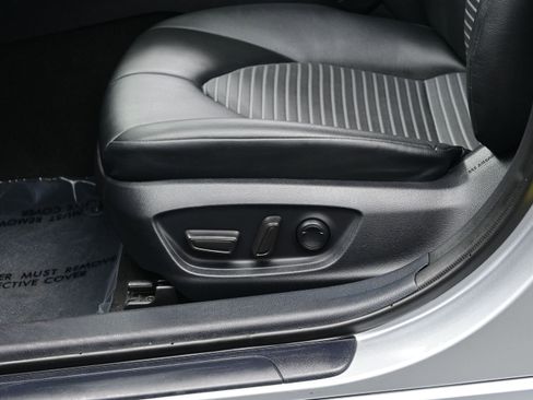 Used 2024 Toyota Camry SE FWD image 11