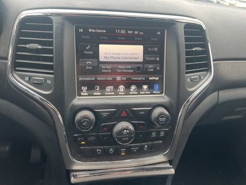 Used 2017 Jeep Grand Cherokee Altitude image 13