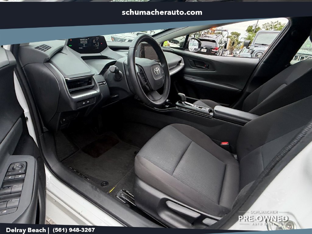 Used 2025 Toyota Prius LE AWD/4WD image 11